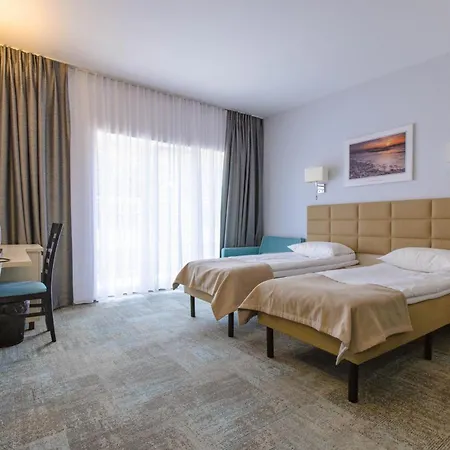 Waterside 3*