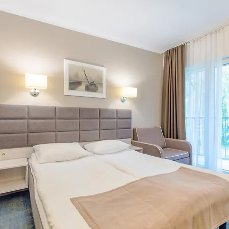 Waterside ダルウフコ